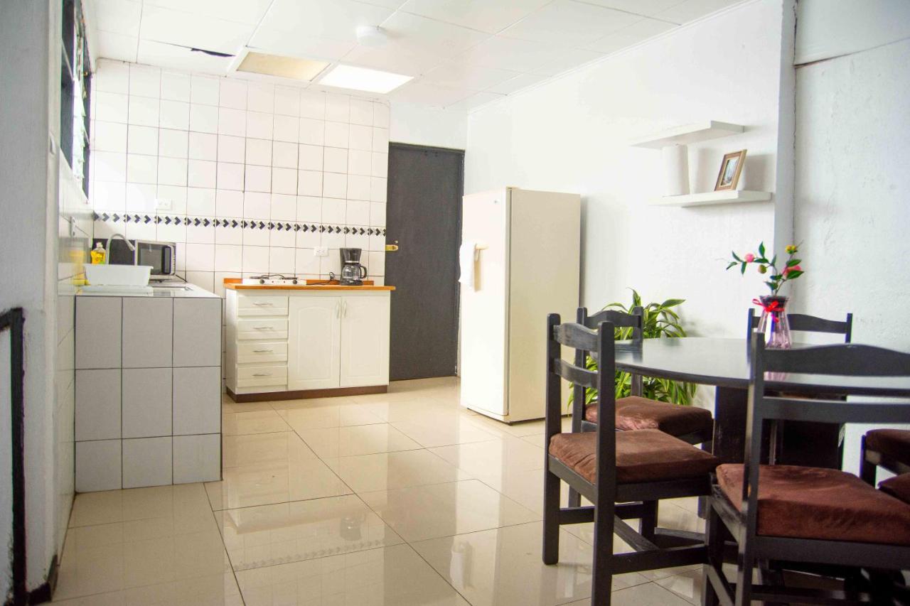 5 Min From The Airport - Perfect Stop Alajuela Zewnętrze zdjęcie
